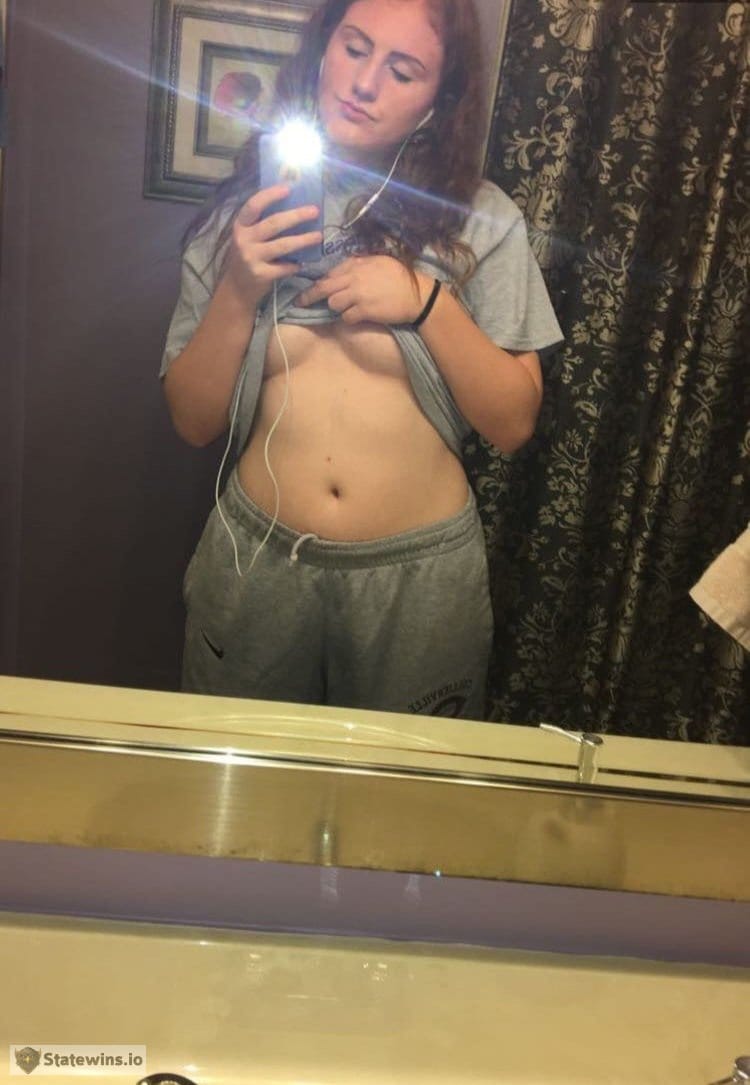 Sexy thic ginger slut from Michigan hugs tits - Photo 5