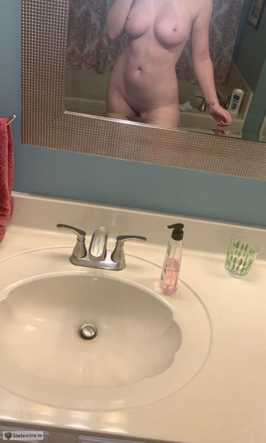 Sexy thic ginger slut from Michigan hugs tits - Photo 9
