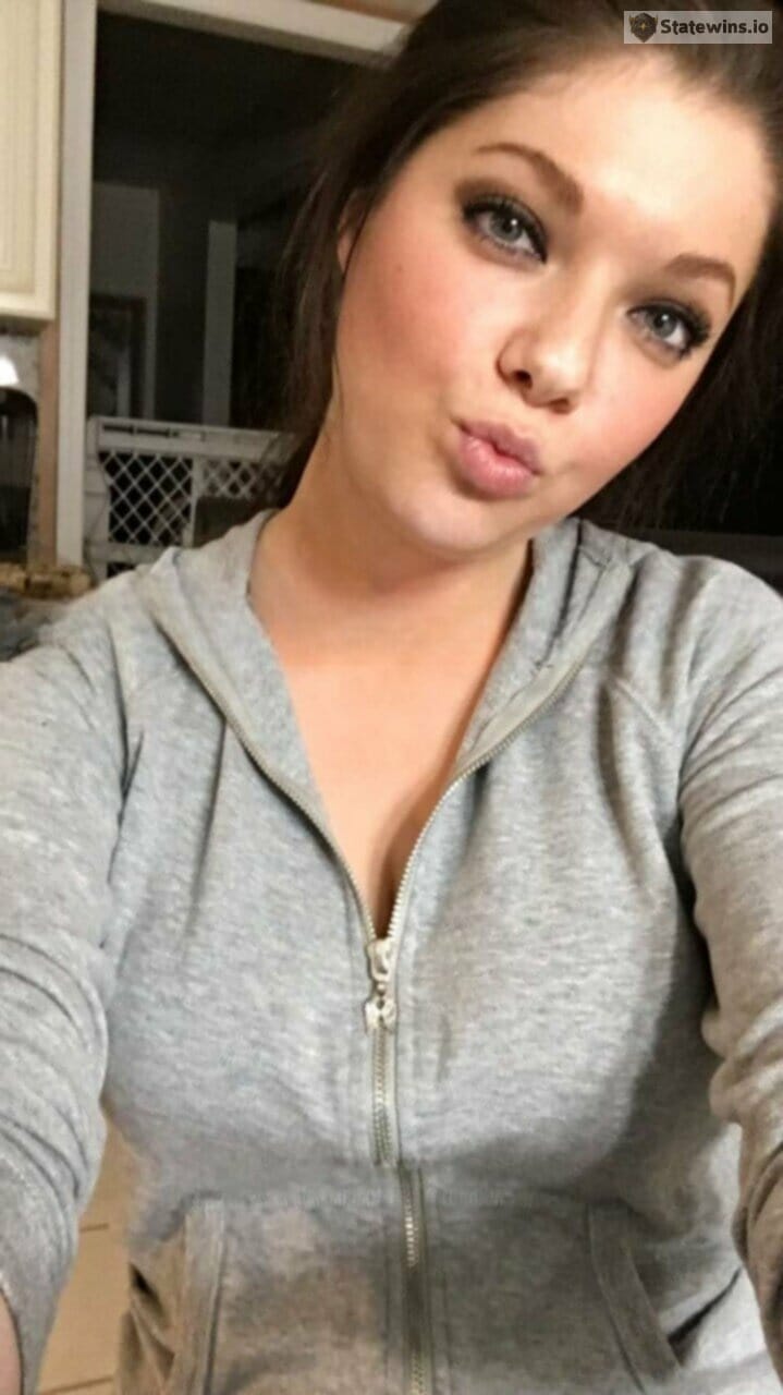 ex gf Zoey shows off her fat tanline tits - Photo 17