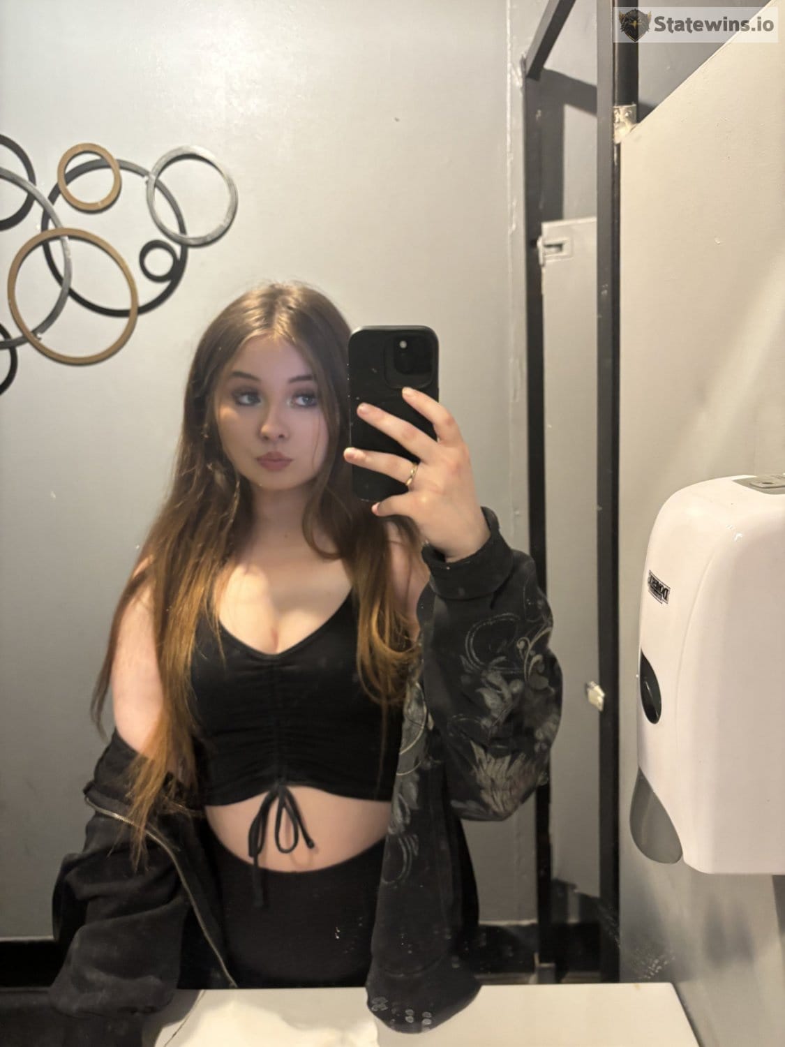 brunette fat cunt Selena - Photo 8