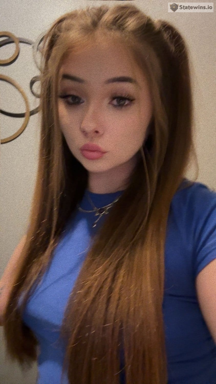 brunette fat cunt Selena - Photo 14
