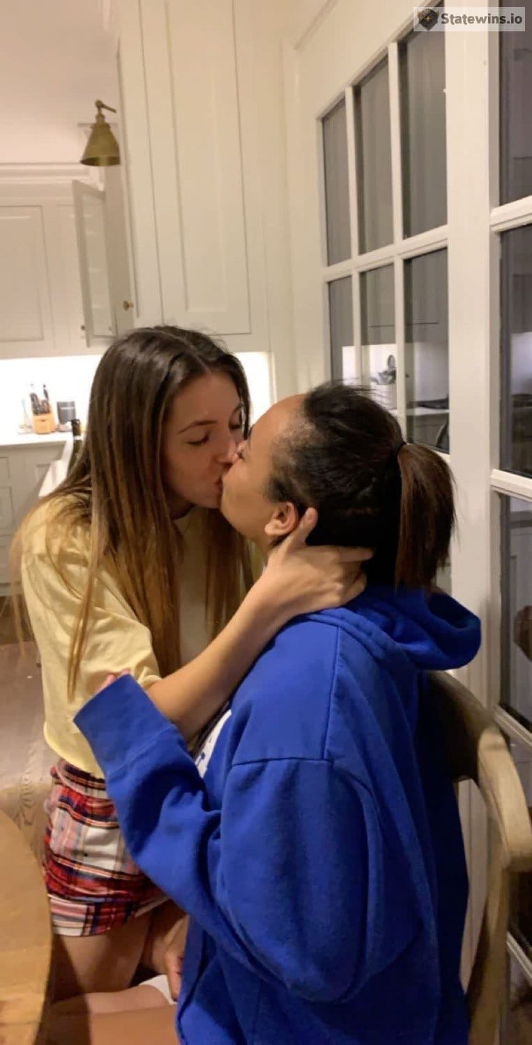 Meet Jadyn and Grace, college sluts - Photo 10