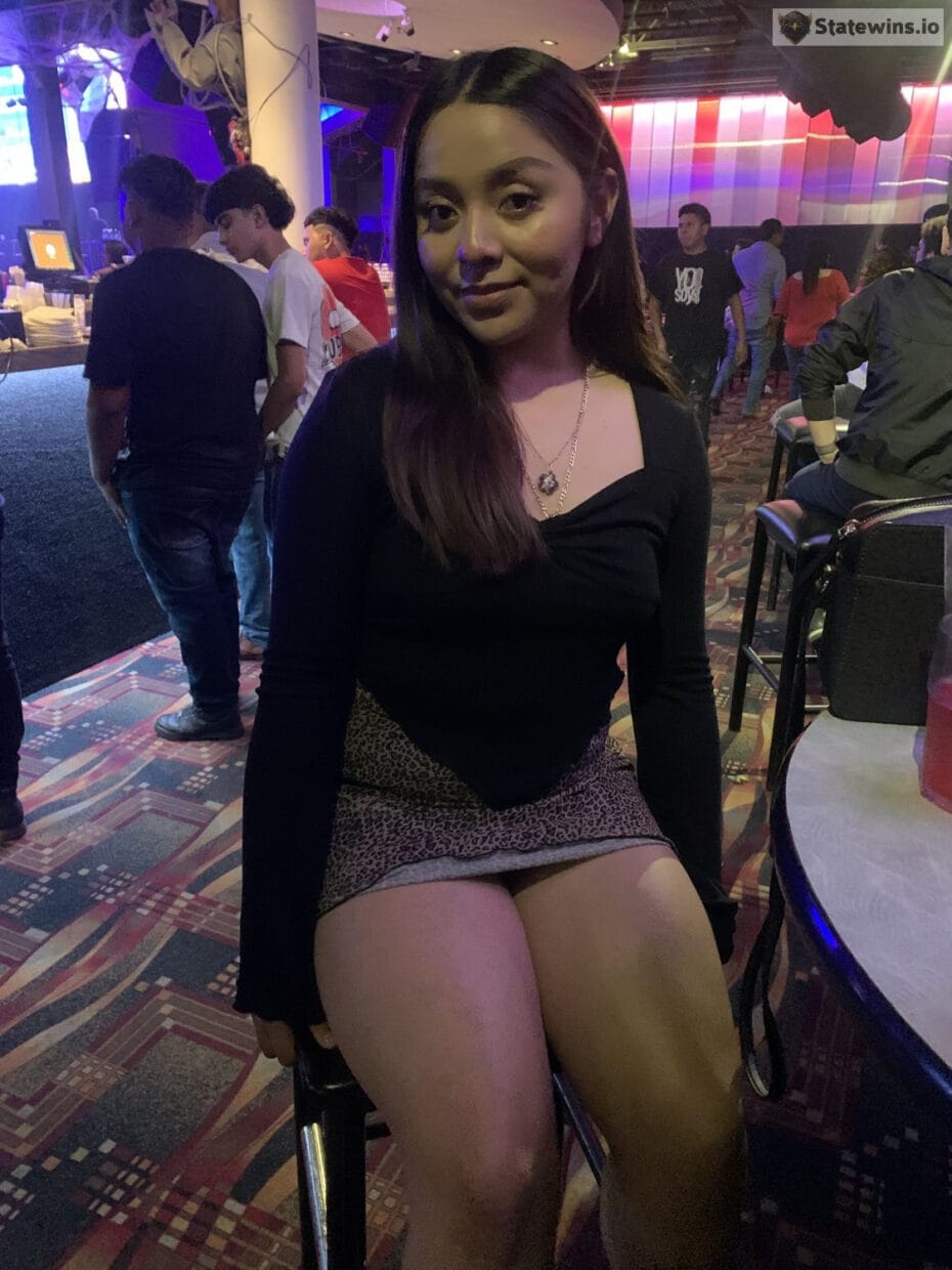 Thicc Latina Belen loves showing off that fat ass - Photo 4
